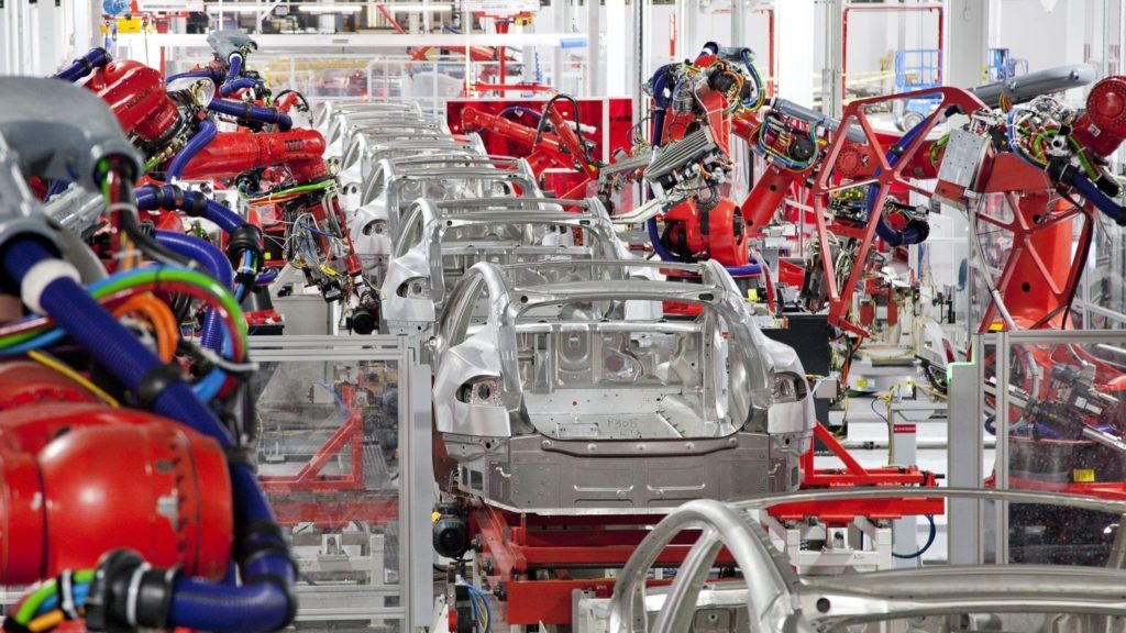 Șase producători auto opresc liniile de asamblare din lipsa cip-urilor