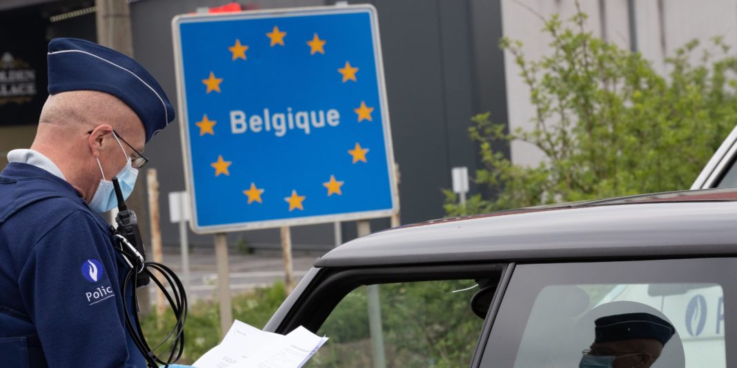 Belgia interzice călătoriile neesenţiale