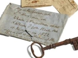 Cheia de la camera în care a murit Napoleon Bonaparte, scoasă la licitaţie