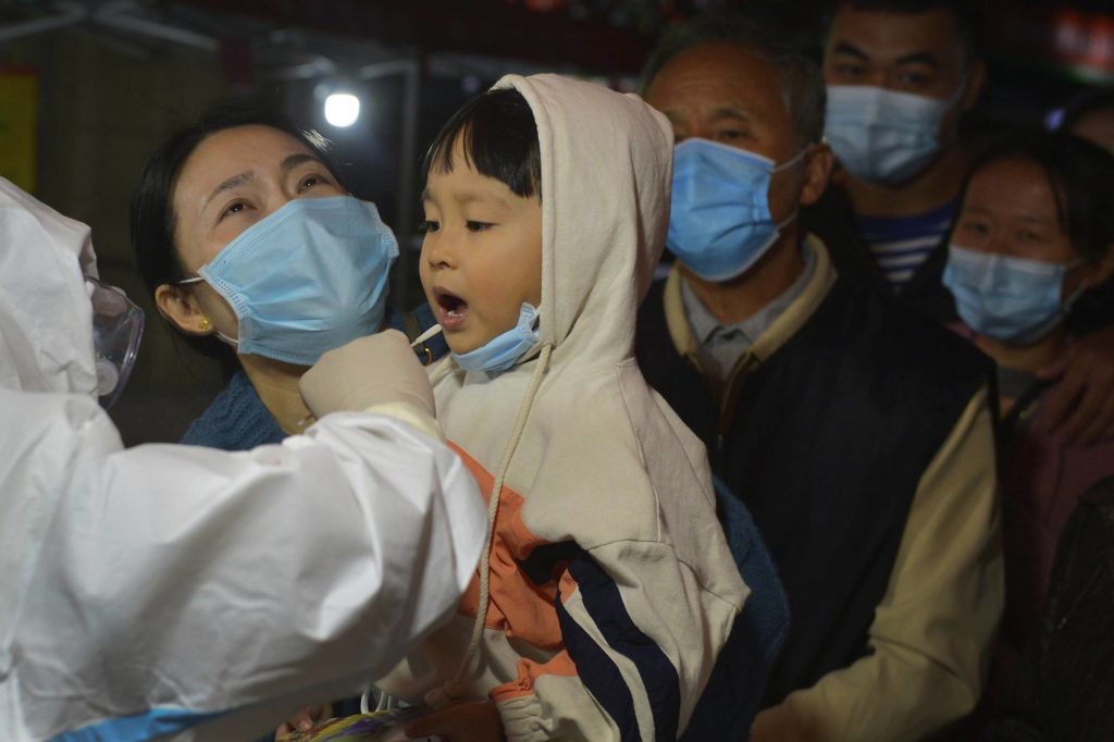 China a înregistrat cel mai mare număr de infectări din iulie și până acum