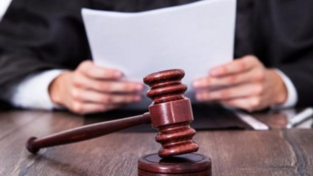 ciocanel2 Târgu Jiu: Condamnări cu executare în urma scandalului cu săbii și împușcături între două familii de romi