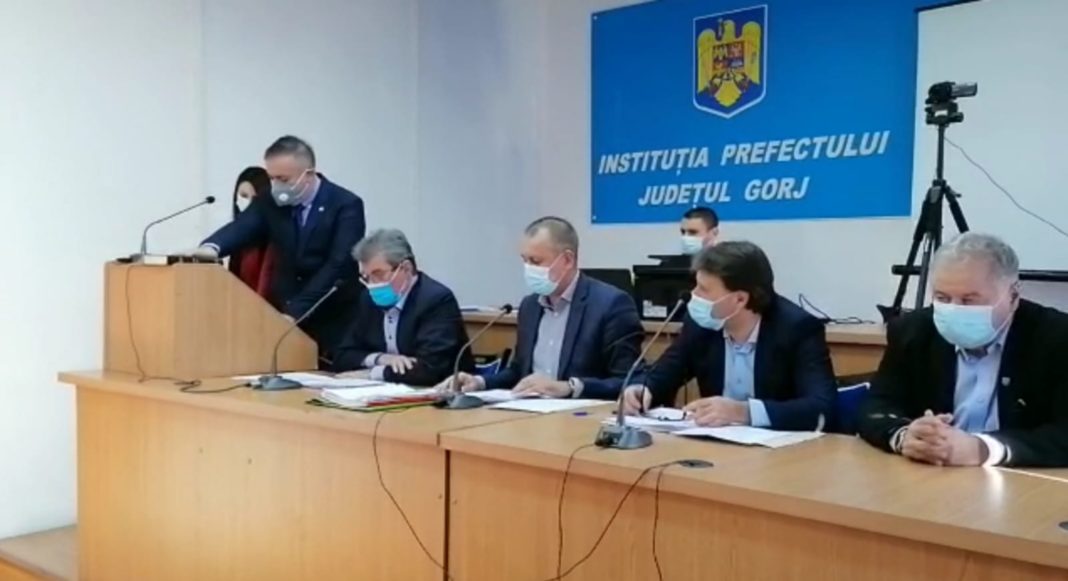 Un nou consilier județean a depus jurământul în ședința de vineri a Consiliului Județean Gorj. Este vorba de Dragoș Păsărin