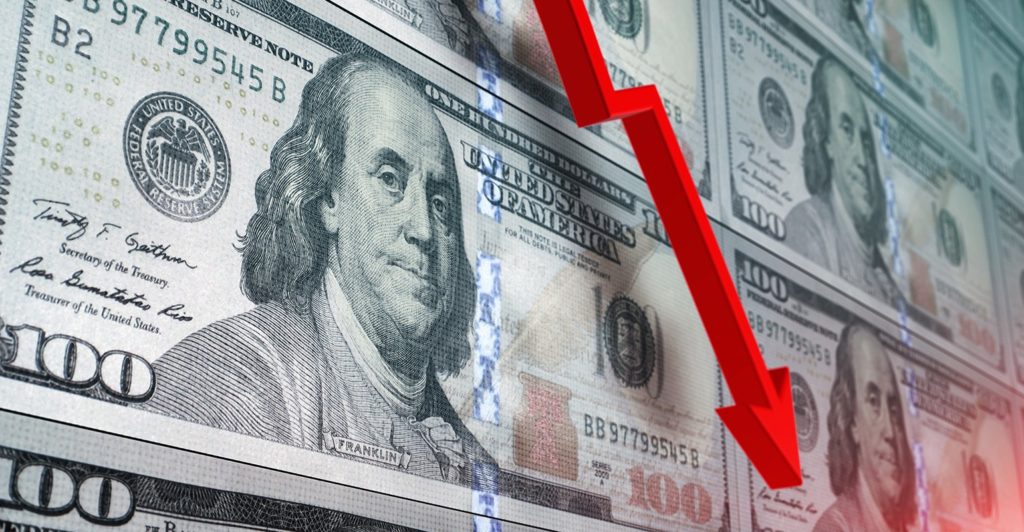 Dolarul a căzut la un minim istoric
