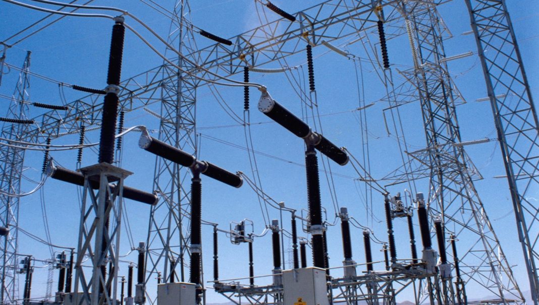 Termenul până la care se pot încheia noile contracte pentru energia electrică a prelungit până pe 31 martie