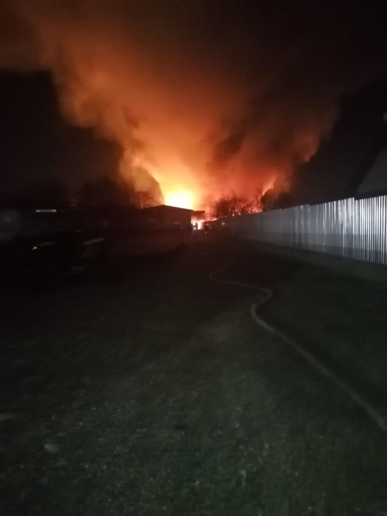 Rîmnicu Vâlcea: Incendiu la un atelier de tâmplărie