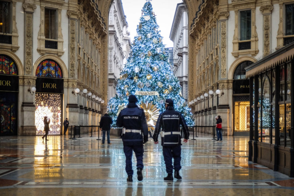 Italia prelungeşte restricţiile anti-Covid-19 şi amână redeschiderea liceelor