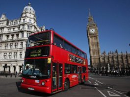 Autobuzele londozene, transformate în ambulanțe improvizate