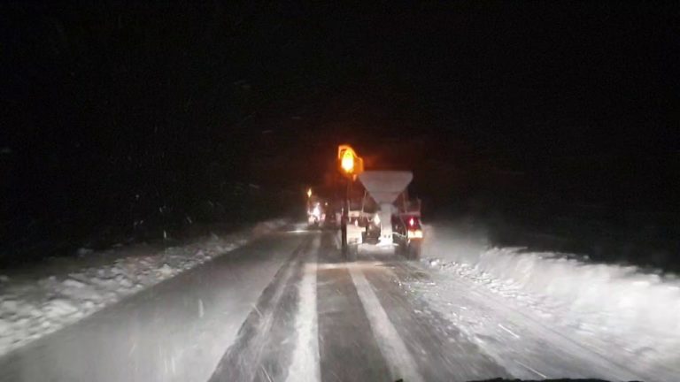 Gorj: Cod Roșu de viscol la Rânca. Se intervine cu mai multe utilaje