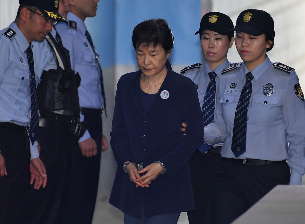 Fosta preşedintă a Coreei de Sud, condamnată la 20 de ani de închisoare pentru corupţie