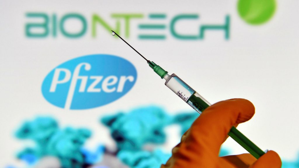 Pfizer anunță că vaccinul său anti-Covid pare să funcționeze împotriva tulpinilor apărute în Marea Britanie și Africa de Sud