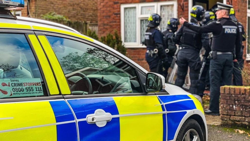 Cinci tineri, arestaţi după înjunghierea mortală a unui băiat de 13 ani din Marea Britanie