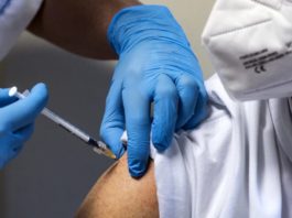 În Polonia a fost lansată o anchetă după ce mai multe vedete au fost vaccinate anti-COVID