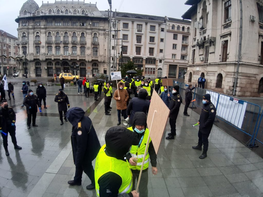Craiova: Acțiune de protest în Piața Prefecturii
