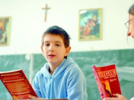 Patriarhia doreşte păstrarea numărului de ore de religie în învăţământul preuniversitar