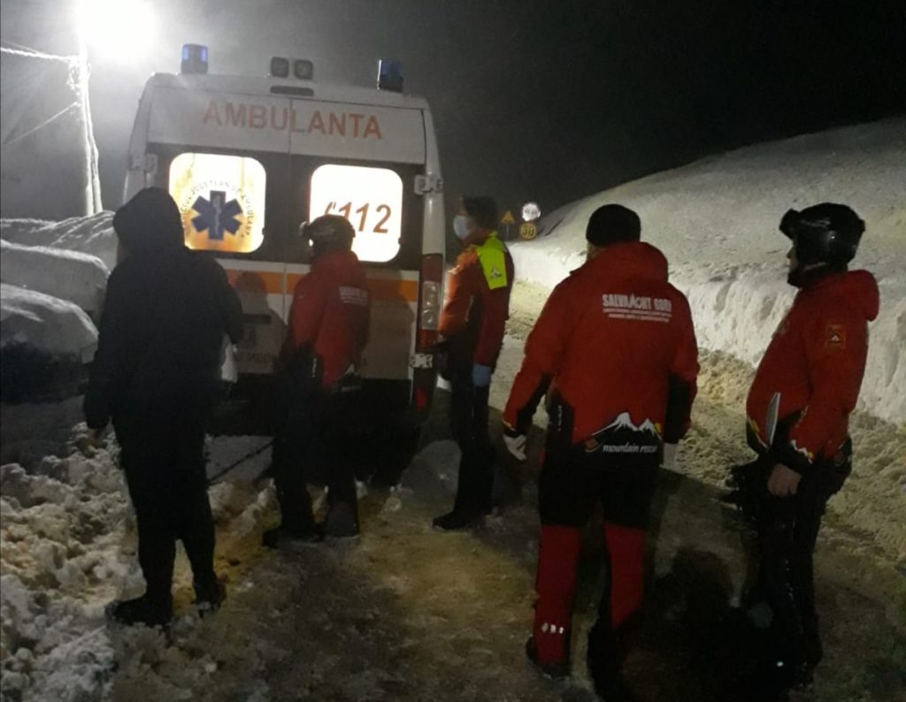 Intervenție pentru salvarea unui turist albanez intrat în stop cardiac la Rânca
