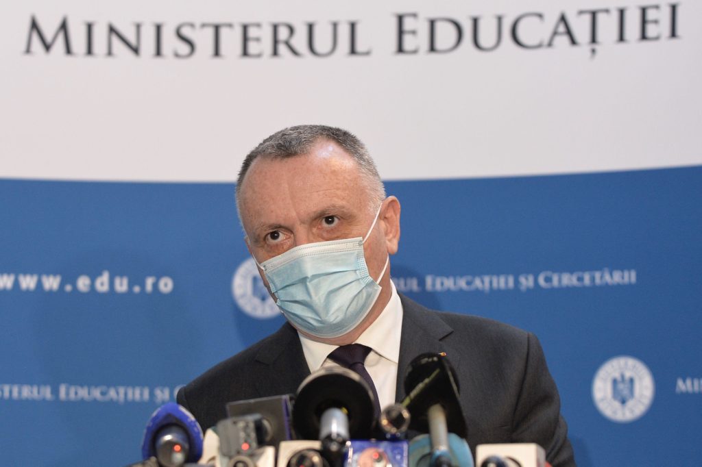Examenele naționale se vor susține cu prezență fizică, indiferent de situația epidemiologică