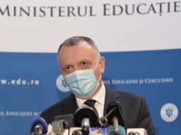 Cîmpeanu: Un sfert din elevii din România vor primi în continuare bursă de merit. Sunt suficienți