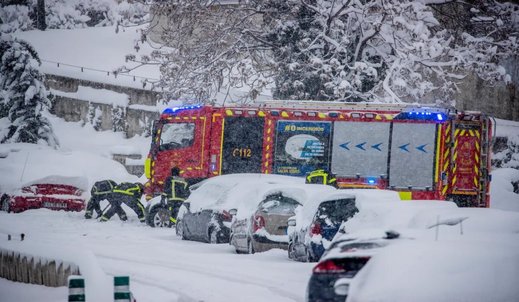 Guvernul spaniol trimite convoaie cu alimente şi vaccinuri în regiunile afectate de furtuna de zăpadă