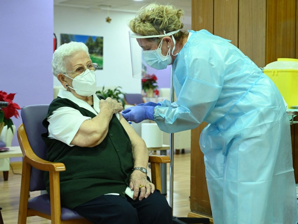 Regiunea Madrid suspendă vaccinarea două săptămâni din lipsă de doze