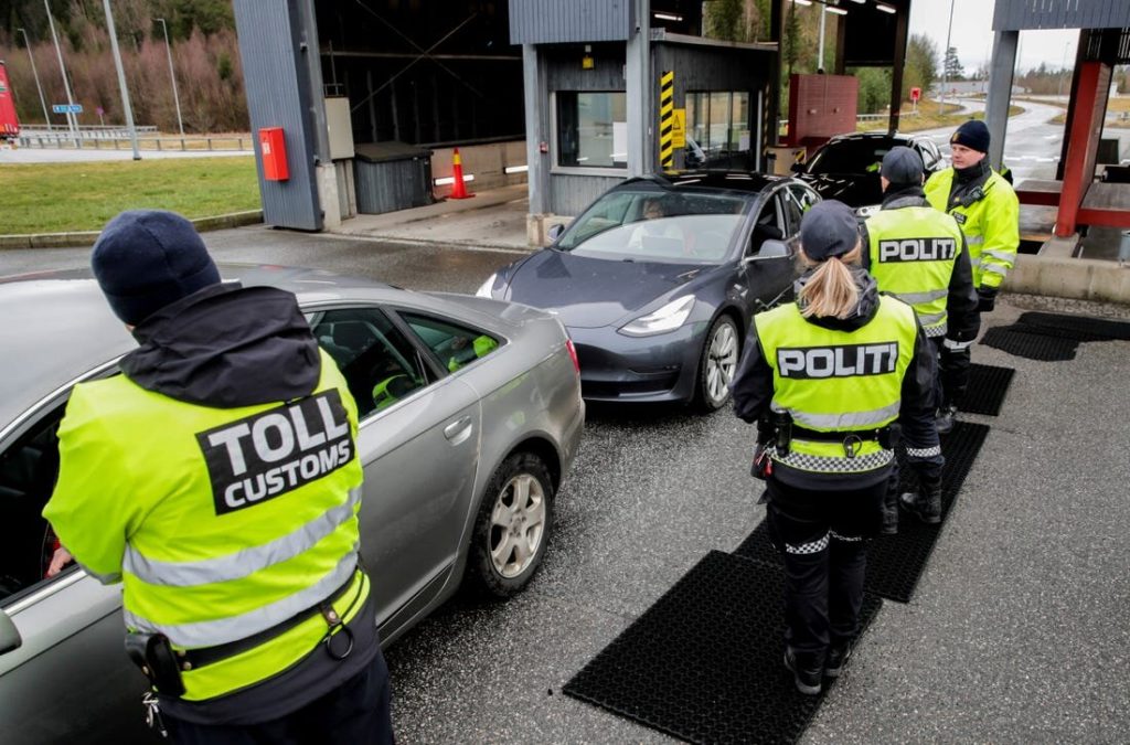 Suedia închide granița cu Norvegia de frica  tulpinii britanice de Covid-19
