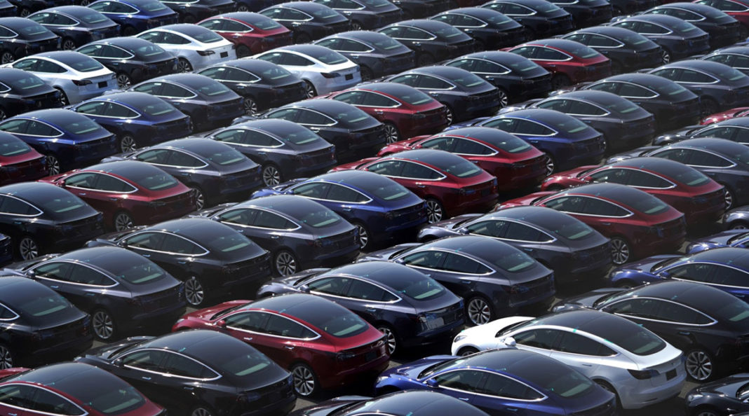 Tesla Motors a livrat anul trecut un număr record de aproape 500.000 de mașini