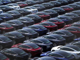 Tesla Motors a livrat anul trecut un număr record de aproape 500.000 de mașini