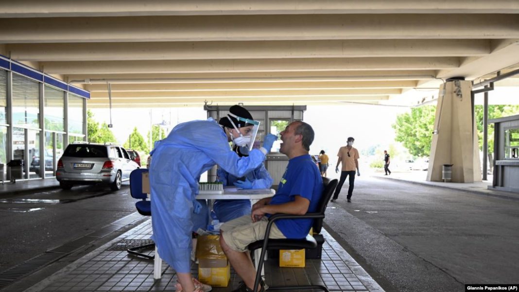 Agenţiile de turism propun înlocuirea carantinei la întoarcerea în ţară cu un test Covid