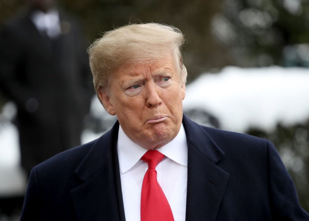 Trump s-a întors să ”salveze America”