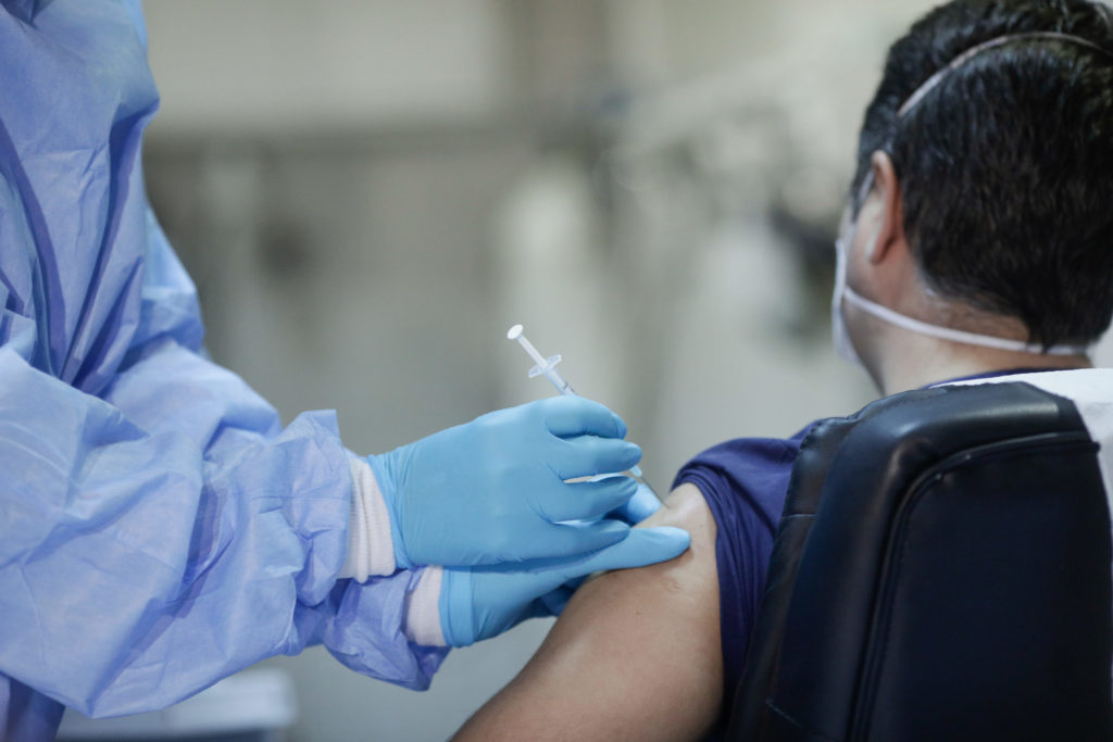 842.300 persoane s-au programat în etapa a II a de vaccinare