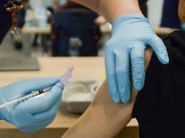 25.396 de persoane au fost vaccinate ieri împotriva COVID-19, în România, potrivit datelor furnizate de către Institutul Naţional de Sănătate Publică