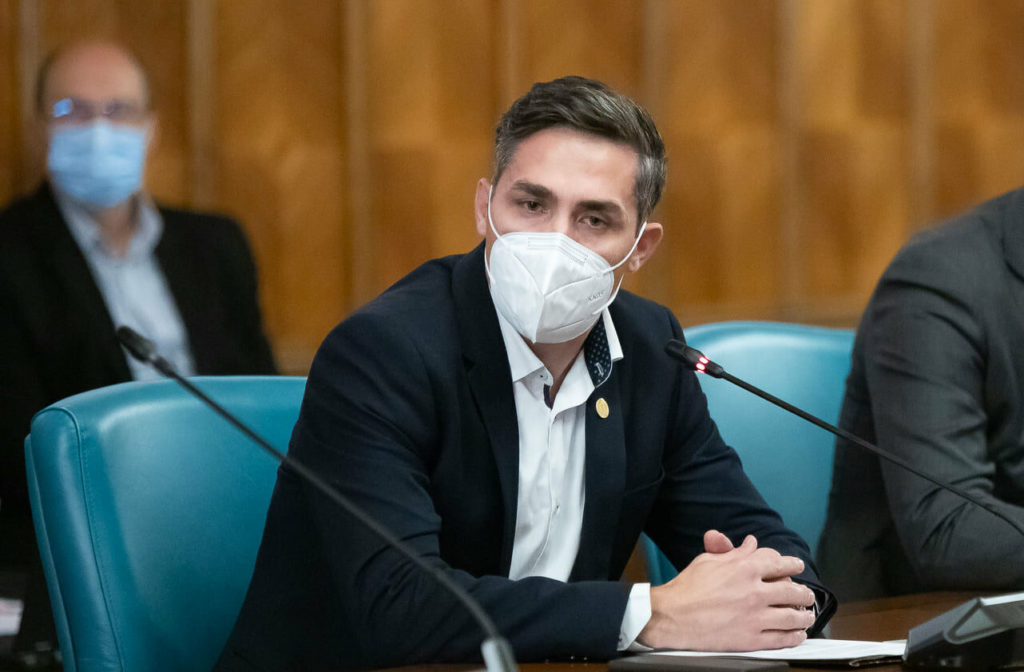 Gheorghiţă: Peste 75% dintre persoanele programate pentru vaccinare au peste 65 de ani sau boli cronice