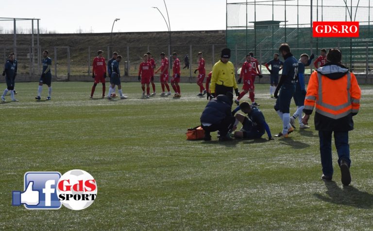 Amical / CSM Slatina a trecut cu greu de CSO Filiași. Arbitrajul a lăsat de dorit!