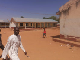 Atac într-o școală din Nigeria: Peste 300 de eleve au fost răpite