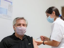 Scandal în Argentina din cauza unor VIP-uri vaccinate preferenţial