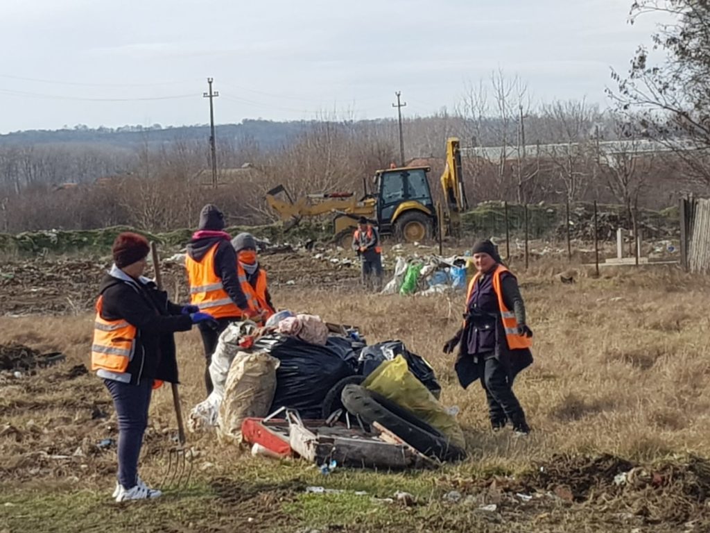 Craiova: A început curățenia de primăvară pe domeniul public