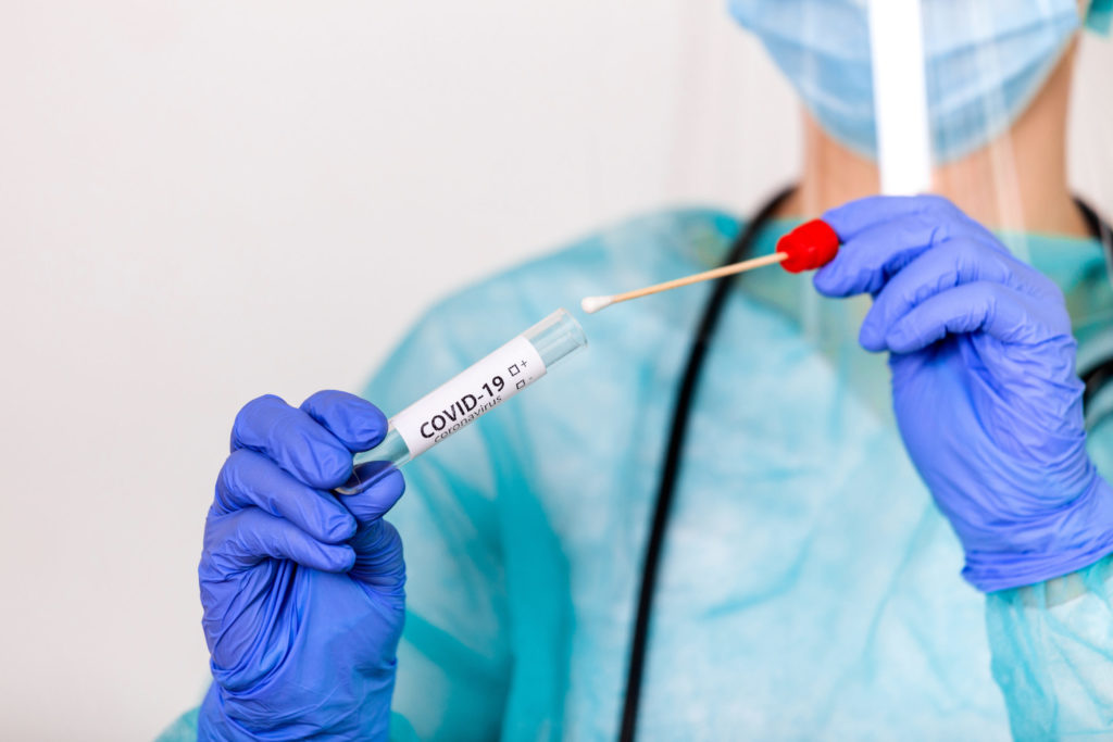Persoanele care vin în România au nevoie de test PCR negativ, pentru a sta în carantină doar 10 zile