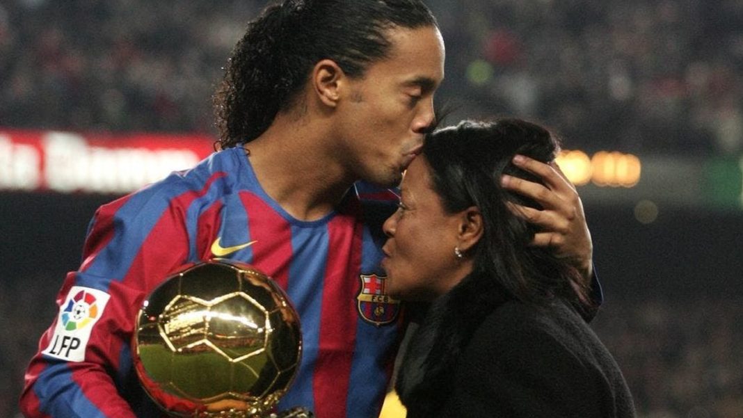 A murit mama lui Ronaldinho. Femeie era infectată cu COVID-19 / Foto: Twitter