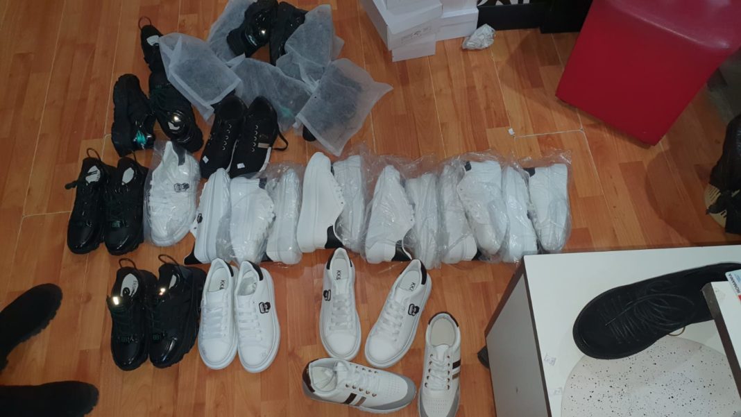 Produsele au fost ridicate în vederea continuarii cercetărilor