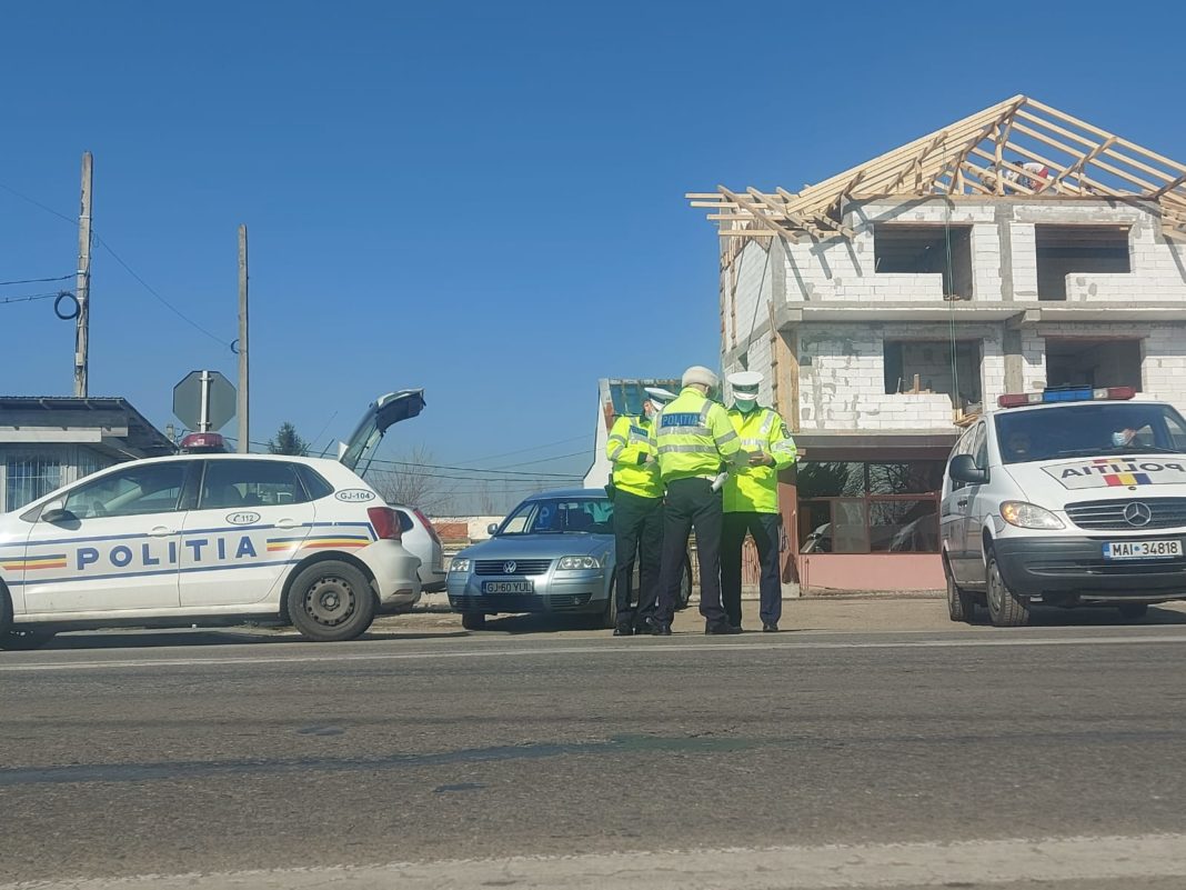 Un bărbat, de 30 de ani, a ajuns la spital, după ce a fost implicat într-un accident rutier, la ieșirea din localitatea Târgu Jiu