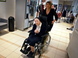 Cea vârstnică persoană din Europa, călugăriţa franceză Sora Andre, s-a vindecat de COVID-19 (Foto: GERARD JULIEN / AFP)