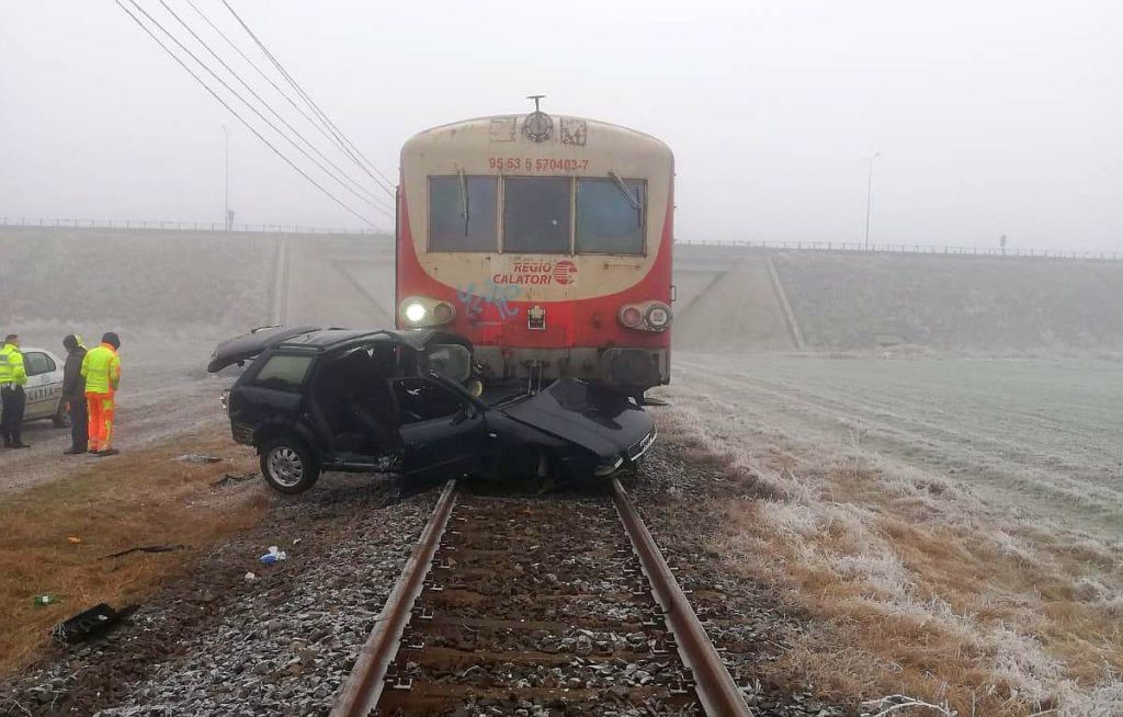 Timiș: Coliziune între un tren și un autoturism