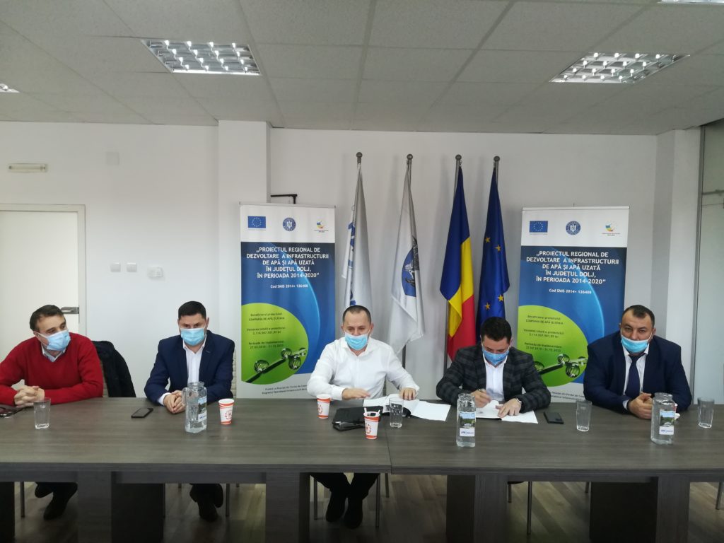 S-a semnat contractul pentru extinderea rețelelor de apă și canalizare în Cerăt, Balasan şi Rastul Nou