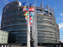 Parlamentul European cere măsuri urgente pentru creșterea producției de vaccinuri