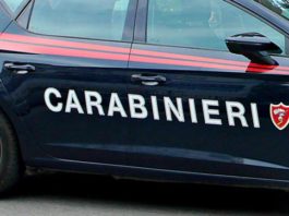 Un român din Italia a încercat să obțină rezidență și ajutoare sociale folosind actele a șase copii „împrumutați“