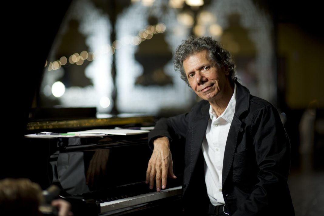 Legendarul pianist de jazz Chick Corea a murit la 79 de ani
