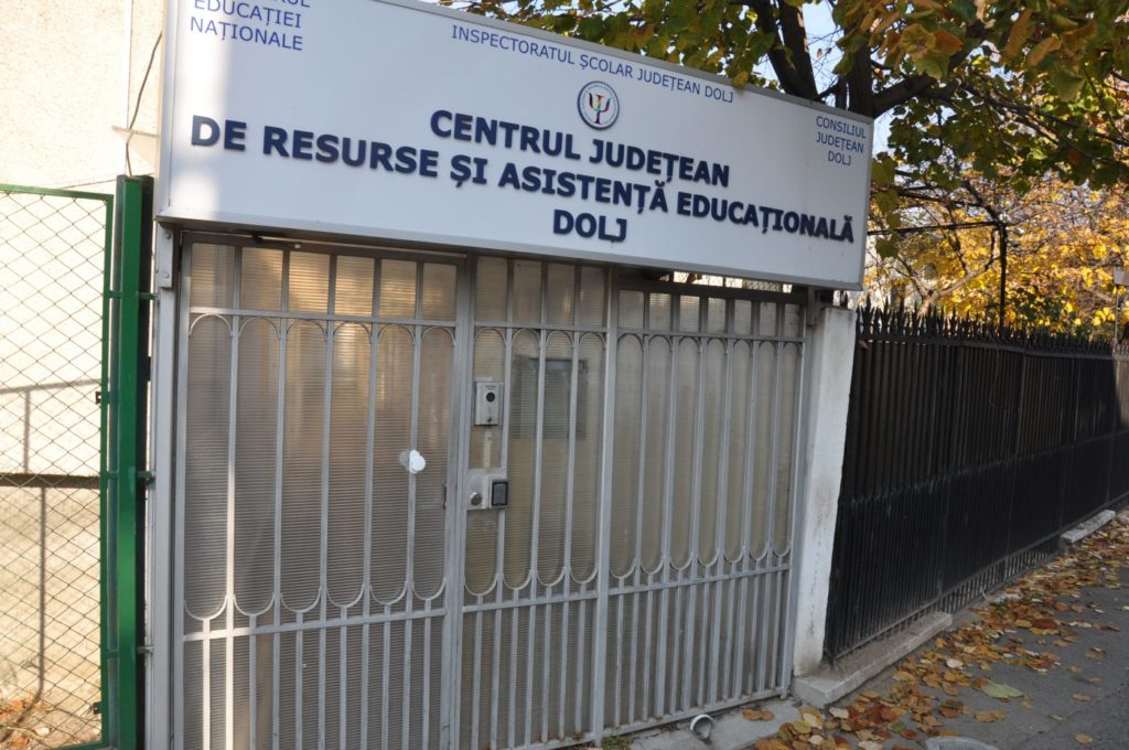 Angajaţii din şcolile din Dolj vor avea centre separate de vaccinare
