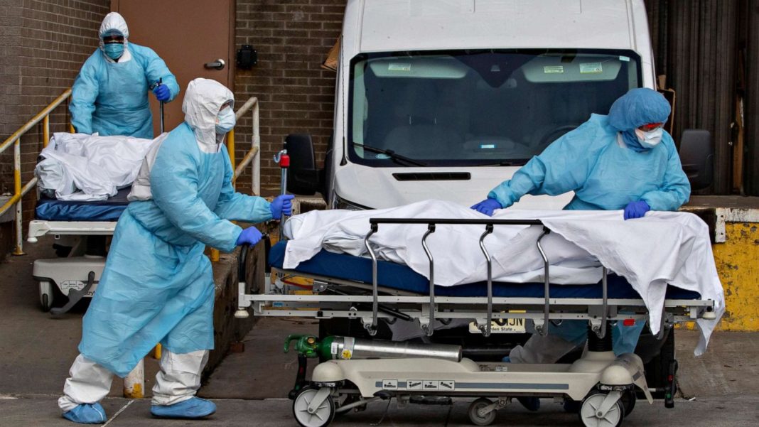 Record de la începutul pandemiei: Aproape 600 de decese în ultimele 24 de ore