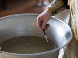 IPS Teodosie, despre botez: Dacă este o rânduială de două mii de ani, aceea rămâne valabilă