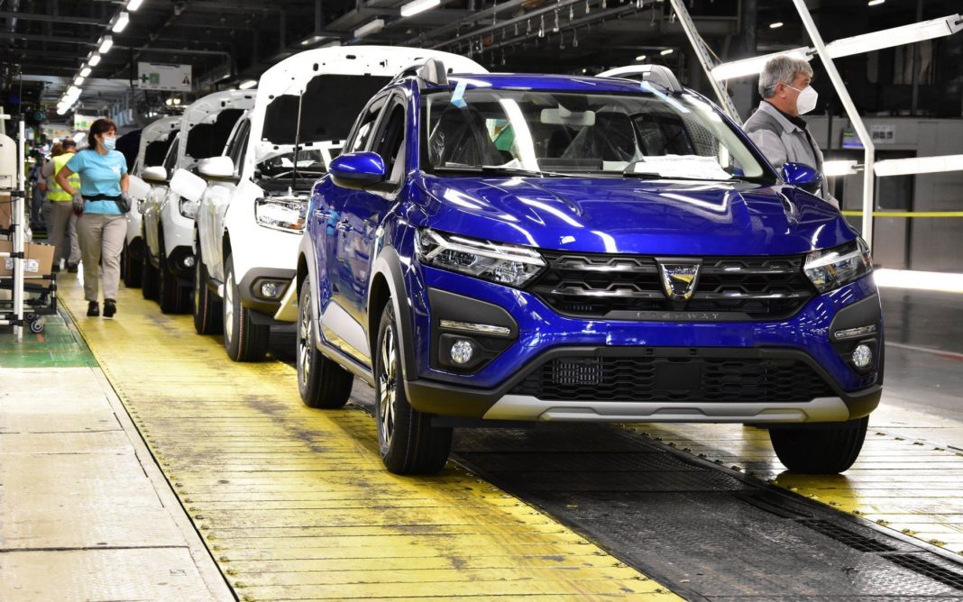 Dacia anunță suspendarea producției la Mioveni, timp de trei zile