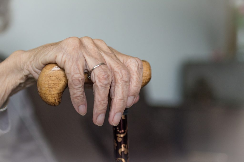Europa îmbătrânește ireversibil. 101 regiuni cu probleme, 22 în România